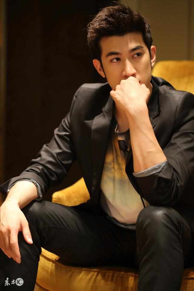 包含JackeyLove赛事官方发布战术调整新规，老鹰争议不断！的词条九游体育