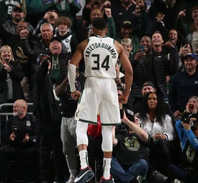 关于NBA总决赛清晨走向成谜；密尔沃基雄鹿复出首秀；信心回归；轮换策略成焦点的信息九游体育