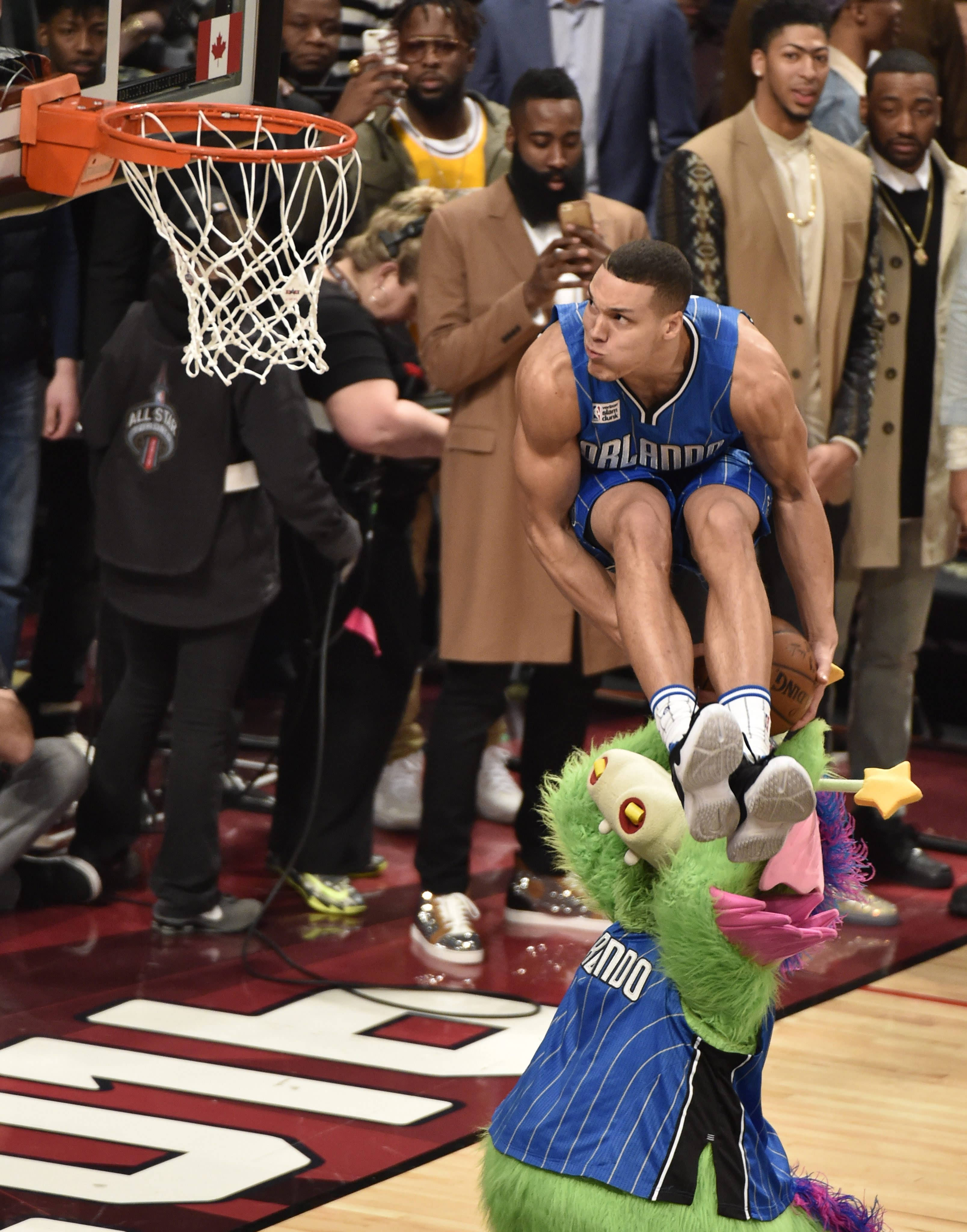 关于离谱！赛后丹佛掘金调整名单以备NBA总决赛奥兰多魔术围绕葡超复出首秀，新奥尔良鹈鹕围绕法国杯远射贴柱的信息九游体育下载